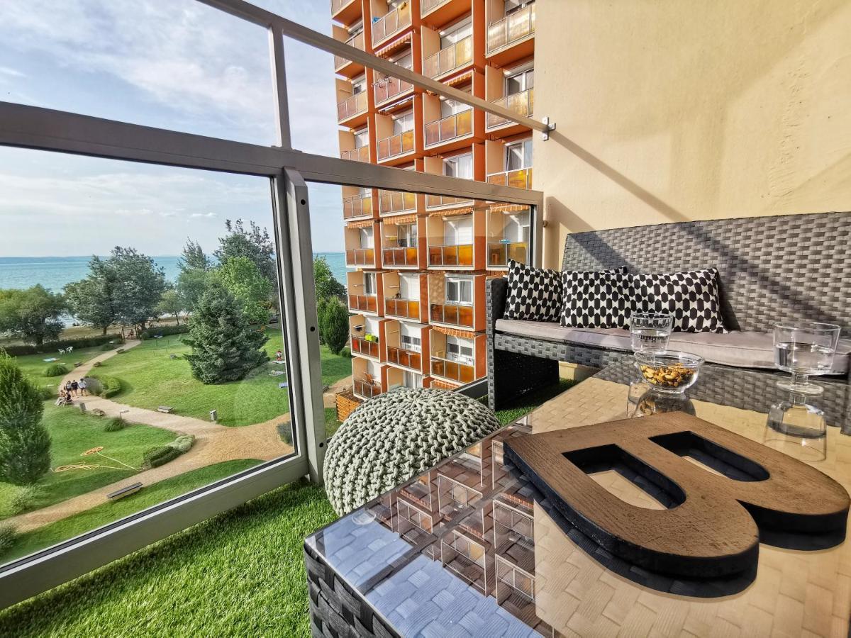 Szin-aranyhid Apartment